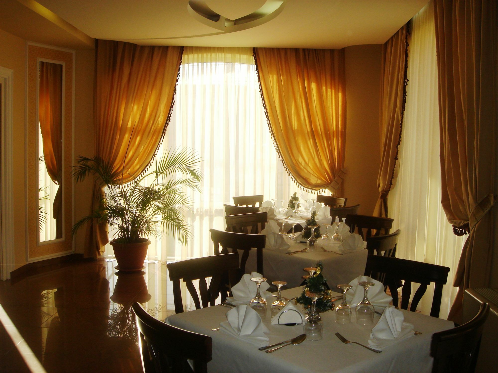 Hotel Imperial Temeşvar Dış mekan fotoğraf