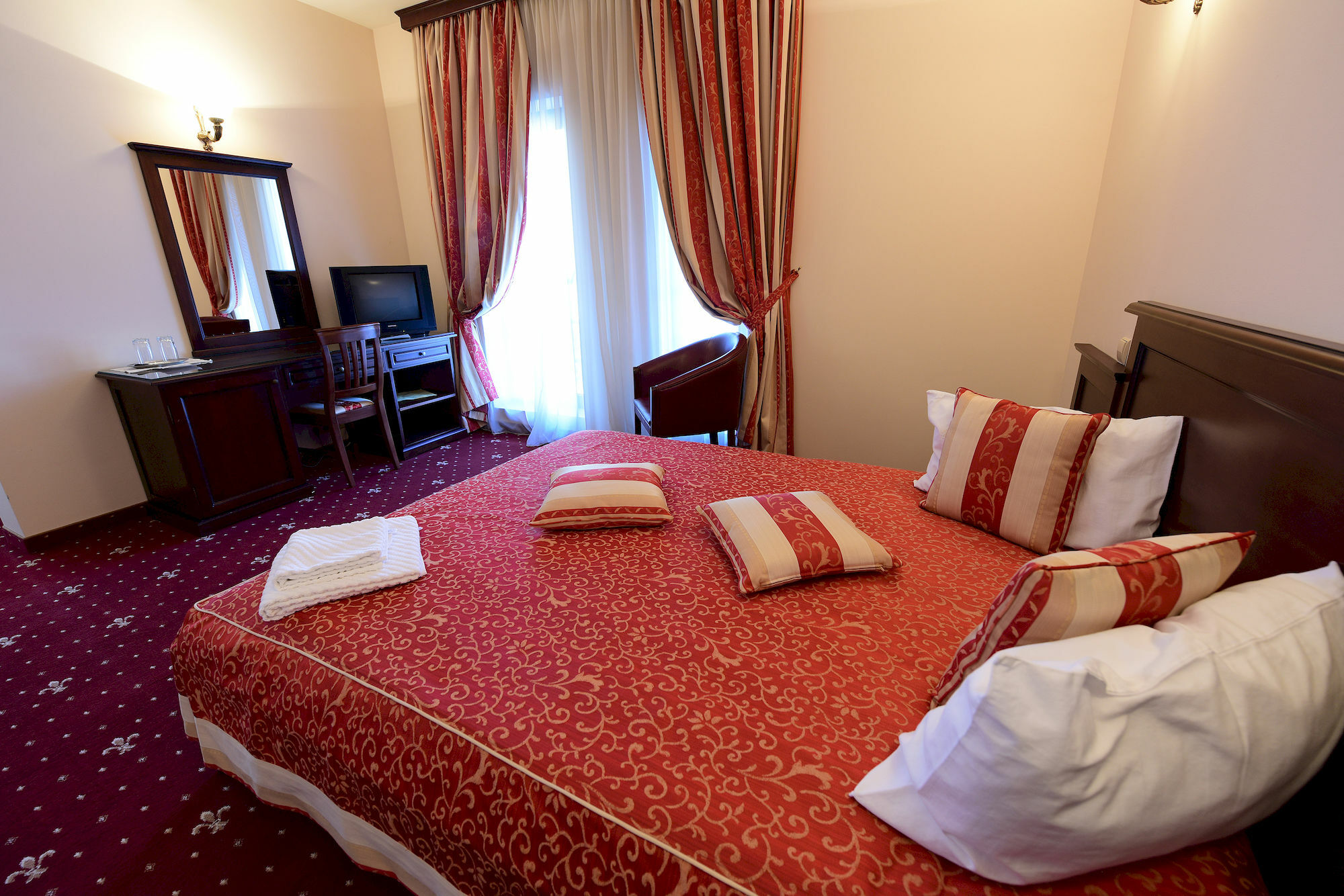 Hotel Imperial Temeşvar Dış mekan fotoğraf