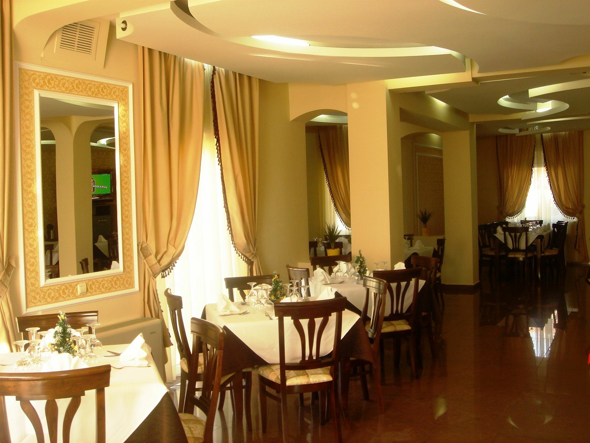 Hotel Imperial Temeşvar Dış mekan fotoğraf